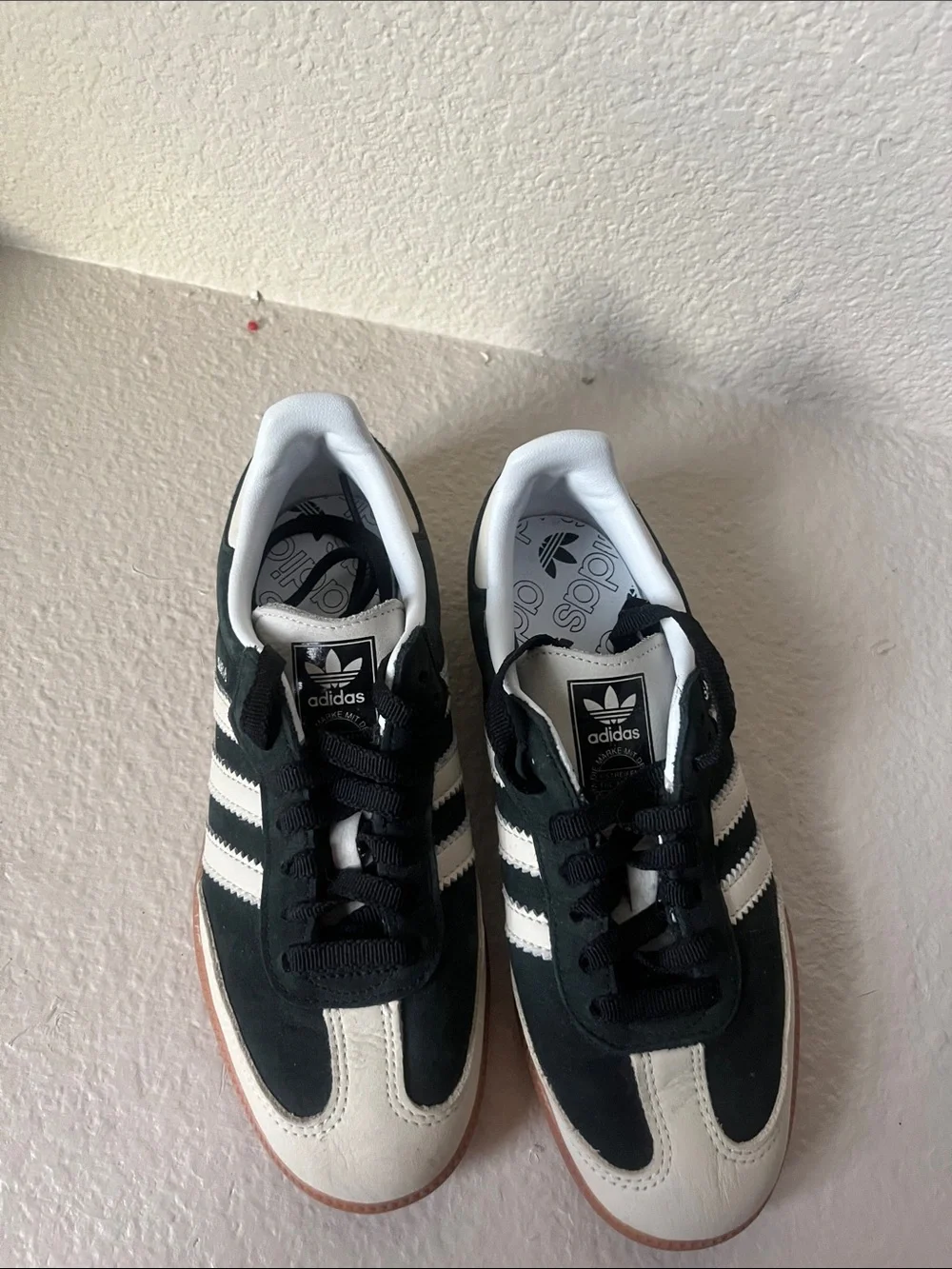 adidas Kids Suede & leather Sneakers in Black &White.never worn! No tag nor box. - Picture 5 of 5
